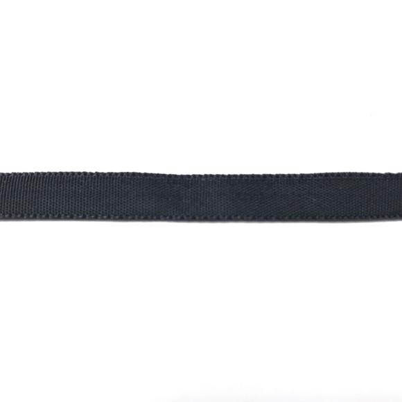 Faux Velvet Circle Diamond Choker Necklace - Picture 4 of 8